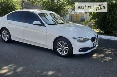 Седан BMW 3 Series 2018 в Киеве