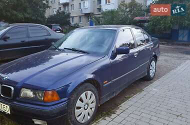 Седан BMW 3 Series 1997 в Диновцах