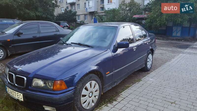 Седан BMW 3 Series 1997 в Диновцах