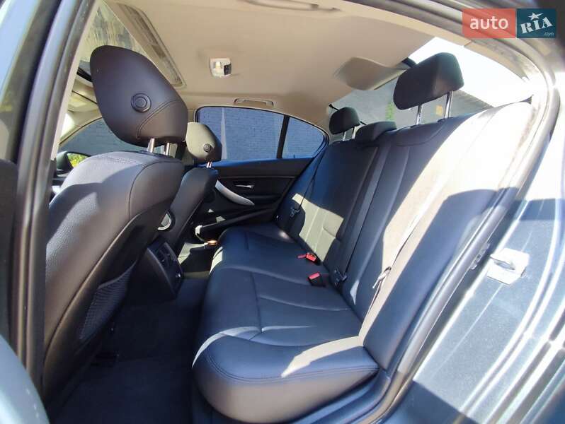 Седан BMW 3 Series 2016 в Киеве фото 14 Седан BMW 3 Series 2016 в Киеве