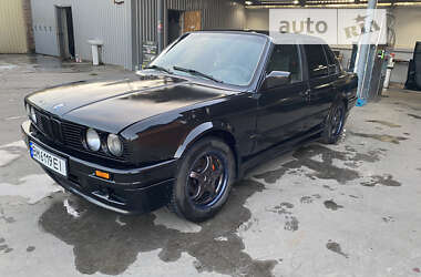 Седан BMW 3 Series 1988 в Ромнах