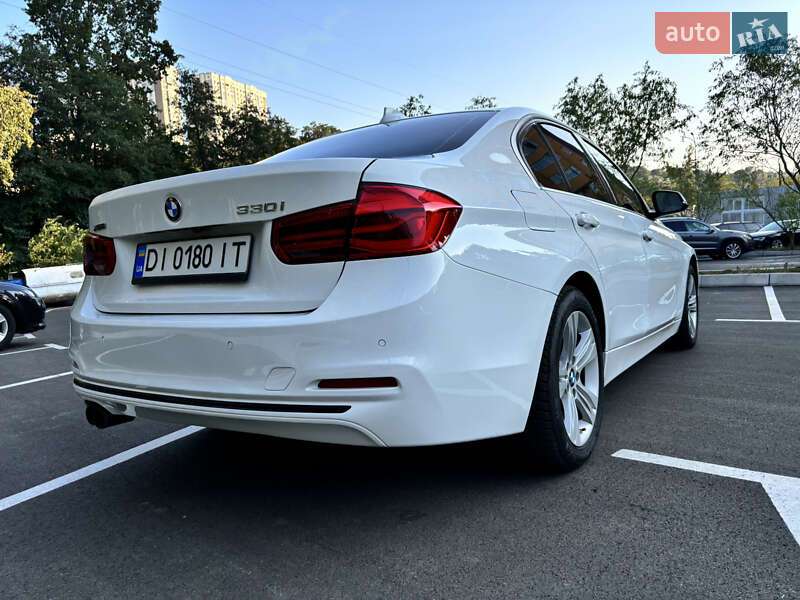 Седан BMW 3 Series 2017 в Киеве