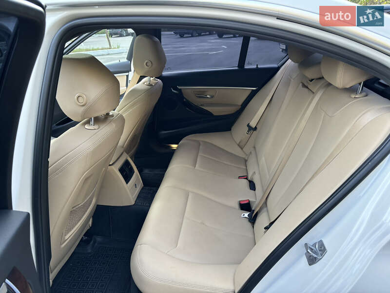 Седан BMW 3 Series 2017 в Киеве