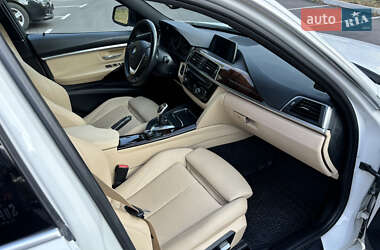 Седан BMW 3 Series 2017 в Киеве