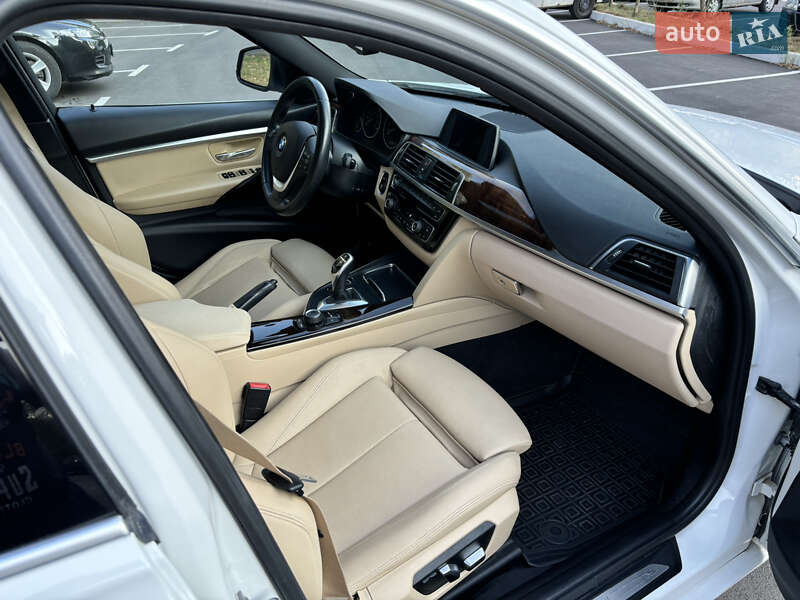 Седан BMW 3 Series 2017 в Киеве