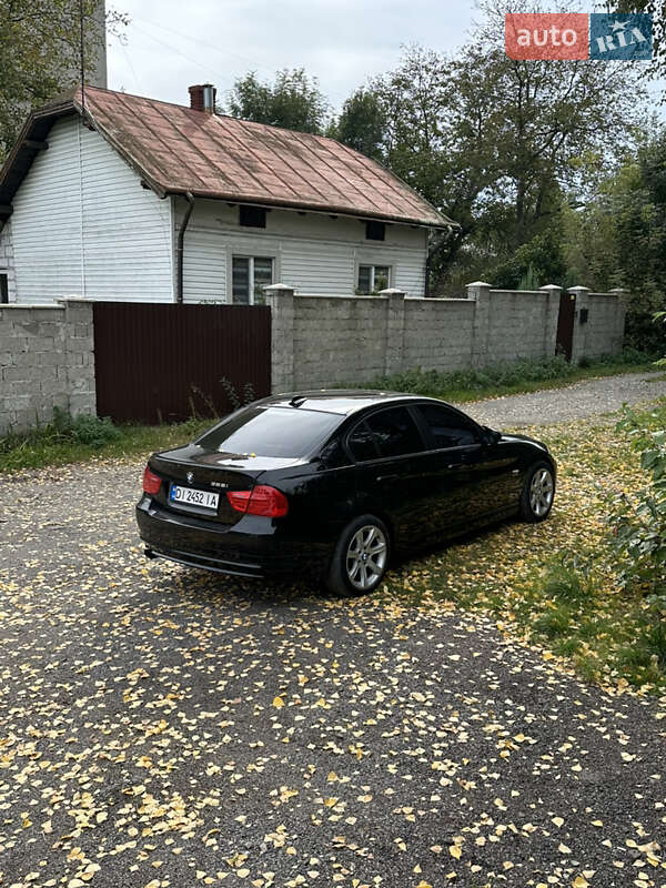 Седан BMW 3 Series 2011 в Дрогобичі