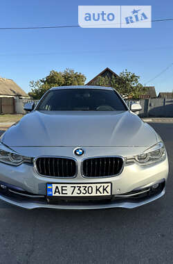 Седан BMW 3 Series 2017 в Дніпрі