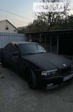 Седан BMW 3 Series 1994 в Днепре