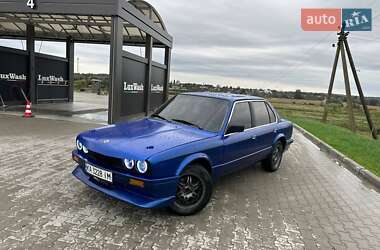 Седан BMW 3 Series 1985 в Шумске