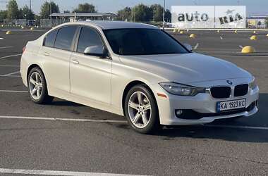 Седан BMW 3 Series 2015 в Киеве