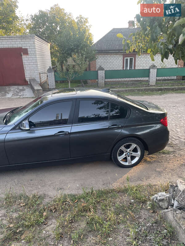 Седан BMW 3 Series 2013 в Первомайську