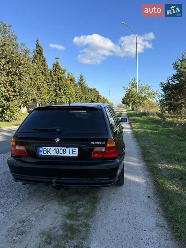 Универсал BMW 3 Series 2005 в Вараше