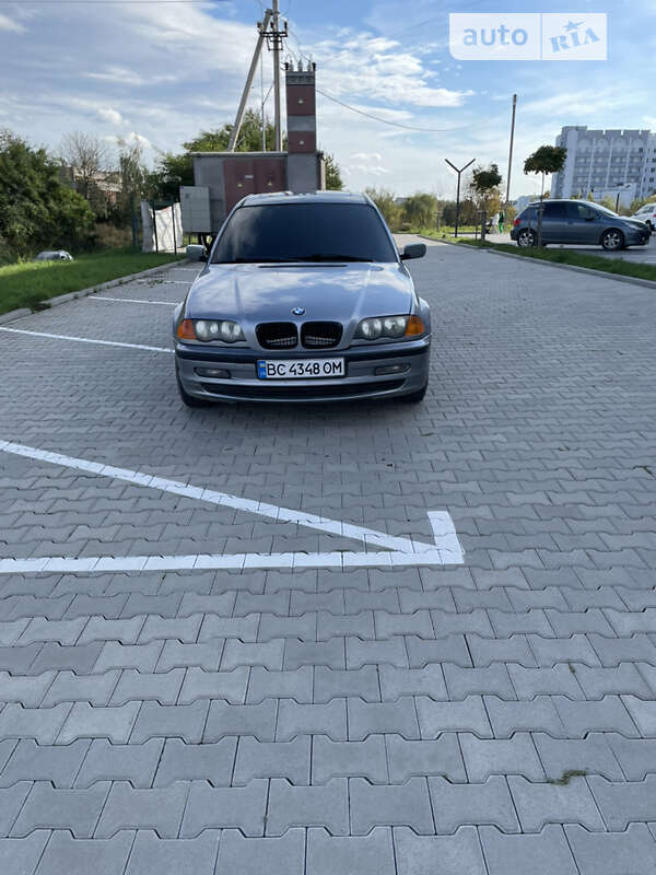 Седан BMW 3 Series 2004 в Львові