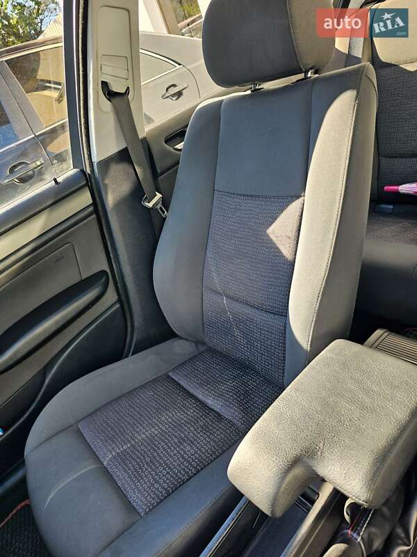 Седан BMW 3 Series 2004 в Чернігові