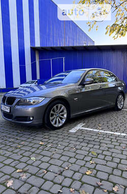 BMW 3 Series 2011