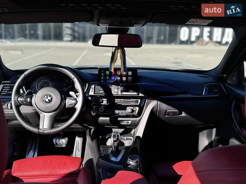 Седан BMW 3 Series 2018 в Львові