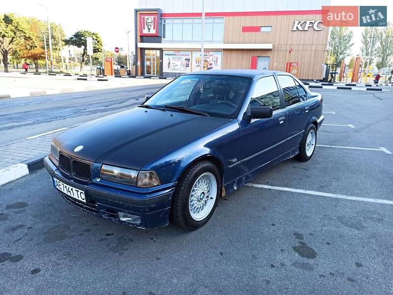 Седан BMW 3 Series 1995 в Дніпрі
