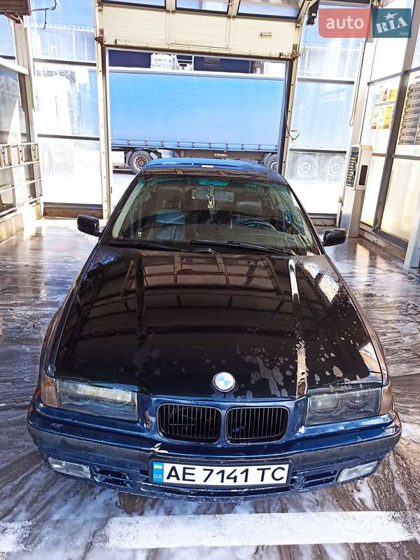 Седан BMW 3 Series 1995 в Дніпрі