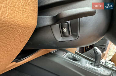 Седан BMW 3 Series 2015 в 