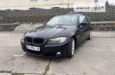 Седан BMW 3 Series 2010 в Ровно