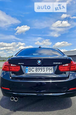 Седан BMW 3 Series 2015 в Львове