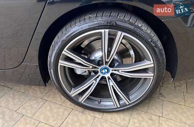 Седан BMW 3 Series 2022 в 