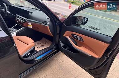 Седан BMW 3 Series 2022 в 