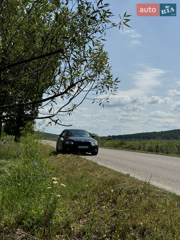Купе BMW 3 Series 2011 в Чернівцях