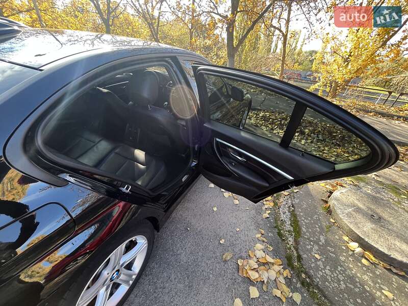 Седан BMW 3 Series 2015 в Южноукраинске фото 15 Седан BMW 3 Series 2015 в Южноукраинске