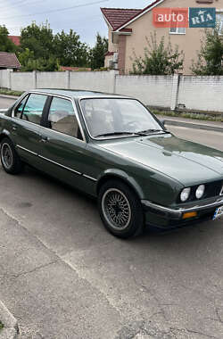 Седан BMW 3 Series 1984 в Киеве