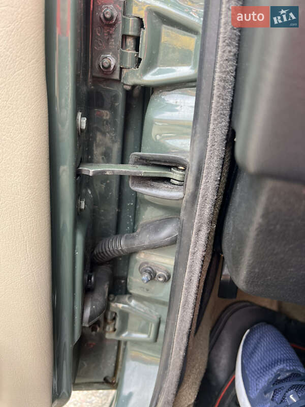 Седан BMW 3 Series 1984 в Киеве