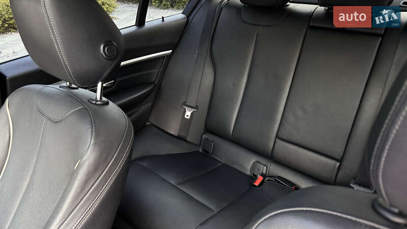 Седан BMW 3 Series 2015 в Киеве