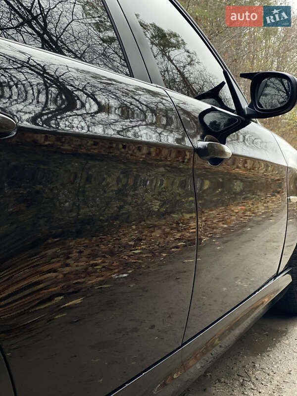 Седан BMW 3 Series 2011 в Чернівцях