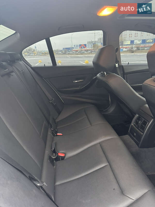 Седан BMW 3 Series 2018 в Києві фото 12 Седан BMW 3 Series 2018 в Києві