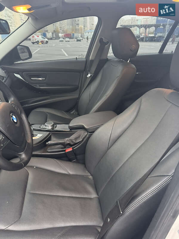 Седан BMW 3 Series 2018 в Києві фото 17 Седан BMW 3 Series 2018 в Києві