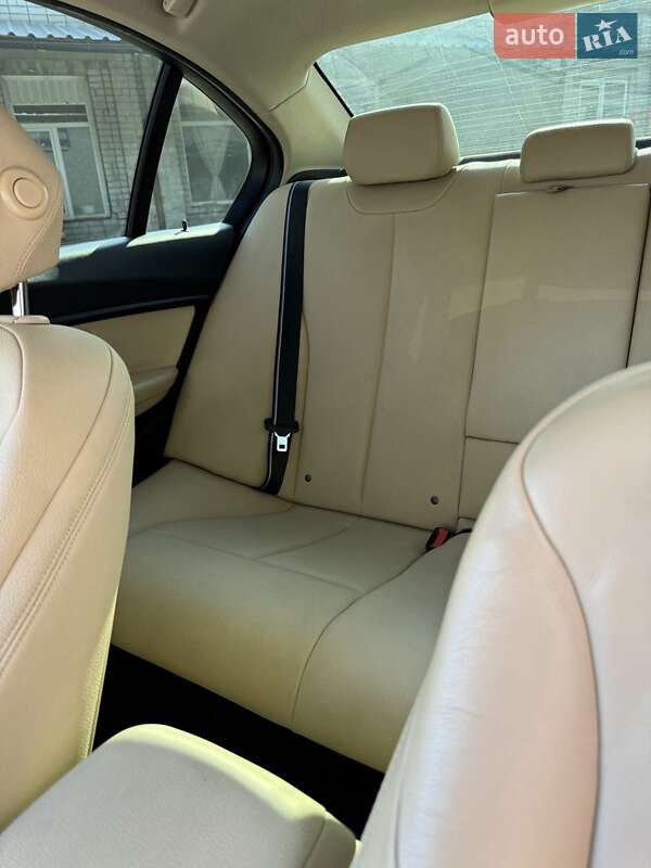 Седан BMW 3 Series 2017 в Дніпрі фото 24 Седан BMW 3 Series 2017 в Дніпрі