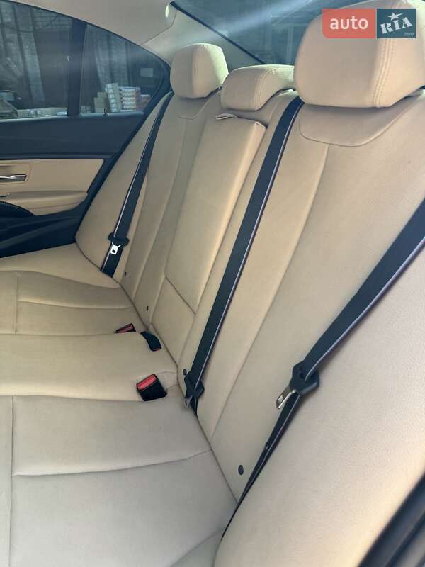 Седан BMW 3 Series 2017 в Дніпрі фото 26 Седан BMW 3 Series 2017 в Дніпрі