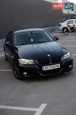 Седан BMW 3 Series 2011 в Звягелі