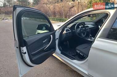 Седан BMW 3 Series 2017 в 