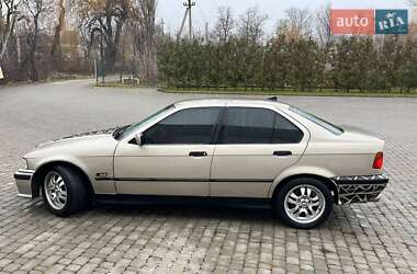 Седан BMW 3 Series 1991 в Борщеві