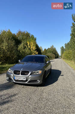 Седан BMW 3 Series 2010 в Коростене