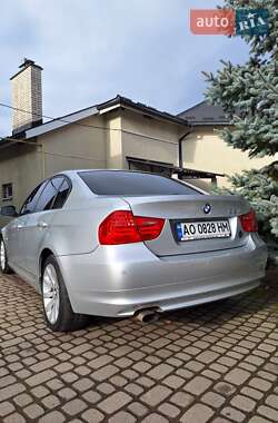 Седан BMW 3 Series 2011 в Сваляві