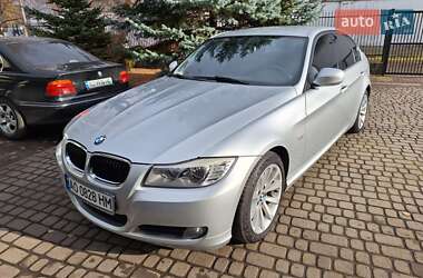 Седан BMW 3 Series 2011 в Сваляві