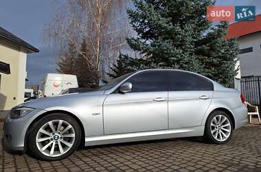 Седан BMW 3 Series 2011 в Сваляві