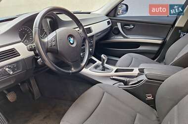 Седан BMW 3 Series 2011 в Сваляві