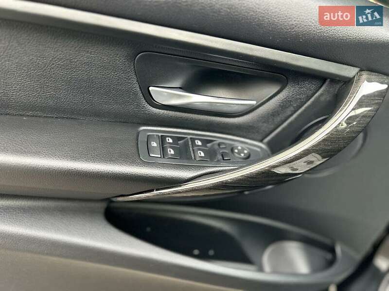 Седан BMW 3 Series 2015 в Львове