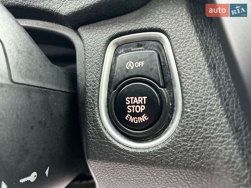 Седан BMW 3 Series 2015 в Львове