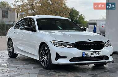 Седан BMW 3 Series 2019 в Львове