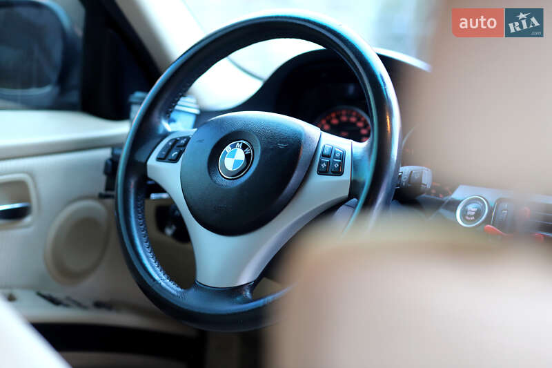 Універсал BMW 3 Series 2011 в Заліщиках