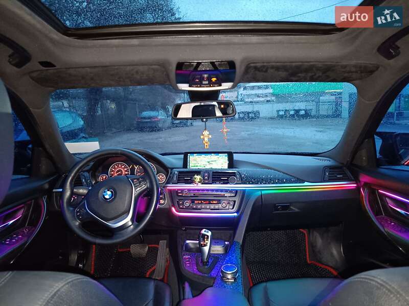 Седан BMW 3 Series 2014 в Чернівцях